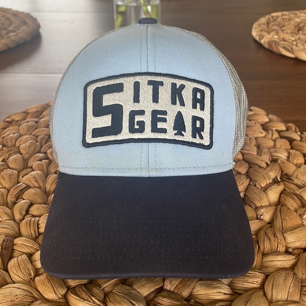 EUC Sitka Outdoors hat in fantastic shape.